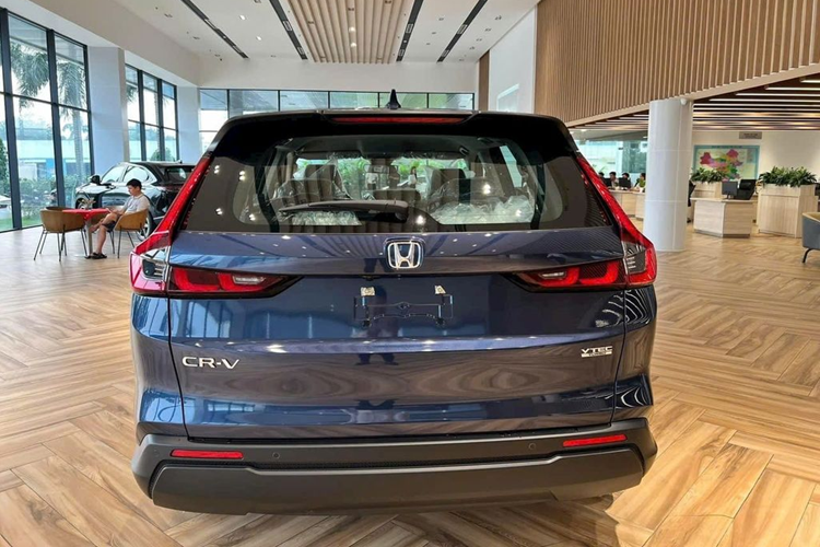 Bản xăng 2.0 Hybrid i-MMD, gồm động cơ xăng 2.0 (146 mã lực, mô-men xoắn 183 Nm) kết hợp với hai môtơ điện (công suất 181 mã lực, mô-men xoắn 335 Nm). Cả hai kết hợp cho tổng công suất 204 mã lực. Nuôi môtơ điện bằng pin lithium-ion. Hộp số e-CVT, dẫn động một cầu FWD.