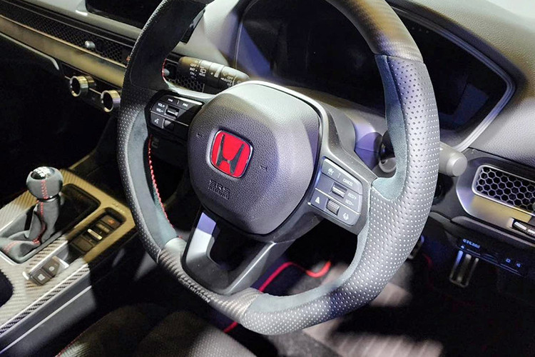 Theo Mugen, những gói độ này không chỉ dừng lại ở khía cạnh thẩm mỹ, mà còn hứa hẹn cải tiến hiệu năng xe nhờ tăng cường hiệu quả khí động học. Xưởng độ đã sử dụng đến công nghệ giả lập trên máy tính nhằm tìm ra kết quả tốt nhất khi tạo hình các thành phần bổ sung hoặc thay thế cho xe.