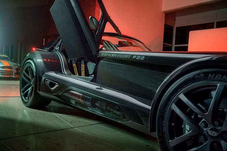 Donkervoort cho biết chiếc xe chỉ cần 2,5 giây để đạt tốc độ 100 km/h và có thể tiếp tục đạt tốc độ tối đa 290 km/h.