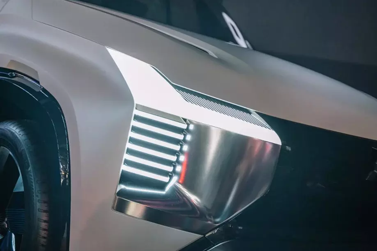 Mẫu xe ý tưởng này được thiết kế với chủ đề “Gravitas &amp; Dynamism". Trong khi đó, khu vực đầu xe vẫn được áp dụng ngôn ngữ thiết kế "Dynamic Shield" quen thuộc của thương hiệu Mitsubishi.