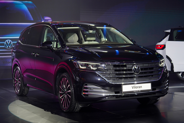 "Trái tim" của Volkswagen Viloran là động cơ xăng 4 xi-lanh, tăng áp, dung tích 2.0L với công suất tối đa 220 mã lực và mô-men xoắn cực đại 350 Nm. Động cơ đi kèm với hộp số tự động ly hợp kép 7 cấp và hệ dẫn động cầu trước.