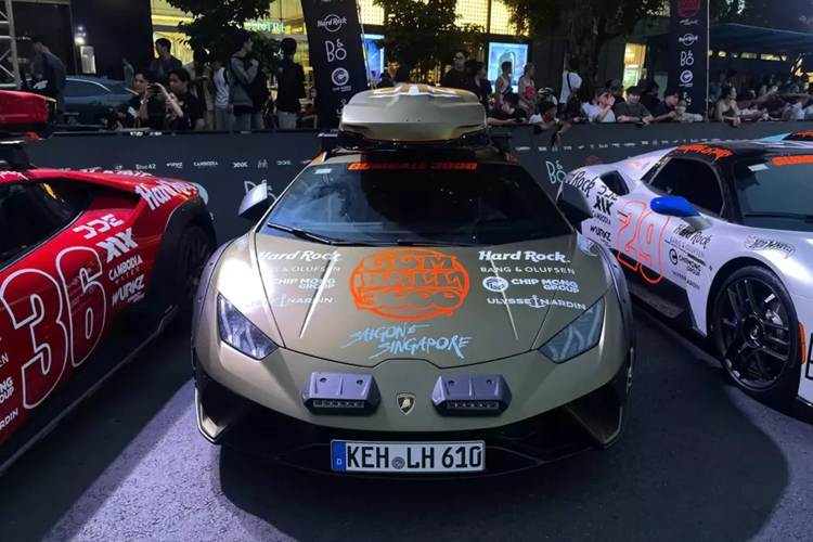 Có tới 3 chiếc siêu xe Lamborghini Huracan Sterrato đến Việt Nam góp mặt tham dự Gumball 3000 2024, đáng chú ý là tất cả đều được trang bị đủ đồ chơi khiến cho giới mê xe Việt không khỏi trầm trồ thích thú..