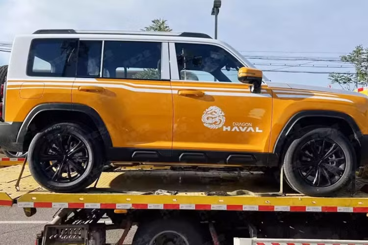 Khoảng sáng gầm xe tối thiểu sẽ tăng lên 221mm (200mm ở mẫu hiện tại), khả năng lội nước tăng lên 580mm (560mm hiện tại) và góc tiếp cận sẽ là 25 độ (24 độ trong mô hình hiện tại), góc khởi hành là 32 độ (30 độ trong mô hình hiện tại) và góc đột phá theo chiều dọc là 20,1 độ (19 độ trong hiện tại), cải thiện hơn nữa khả năng vượt qua các địa hình phức tạp.