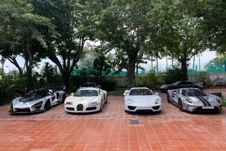 Mới đây, doanh nhân Đặng Lê Nguyên Vũ cầm lái siêu xe Audi R8 V10 Plus mới nhất tại Việt Nam xuống phố, mẫu xe này được ông mua từ năm ngoái. Ở lần này, Chủ tịch Trung Nguyên đã có những câu chuyện ngẫu hứng, nhưng đầy hấp dẫn được tiết lộ.