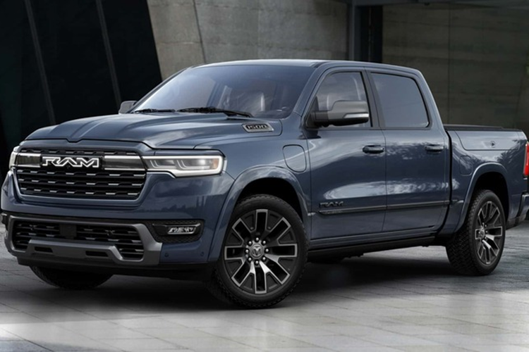 Nhưng đừng lo lắng, Stellantis đã có Kế hoạch B: mẫu xe bán tải Ram 1500 Ramcharger, phiên bản mở rộng phạm vi hoạt động của xe bán tải hiện dự kiến ra mắt vào năm 2025 để giúp thu hẹp khoảng cách.