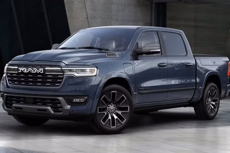 Nhưng đừng lo lắng, Stellantis đã có Kế hoạch B: mẫu xe bán tải Ram 1500 Ramcharger, phiên bản mở rộng phạm vi hoạt động của xe bán tải hiện dự kiến ra mắt vào năm 2025 để giúp thu hẹp khoảng cách.