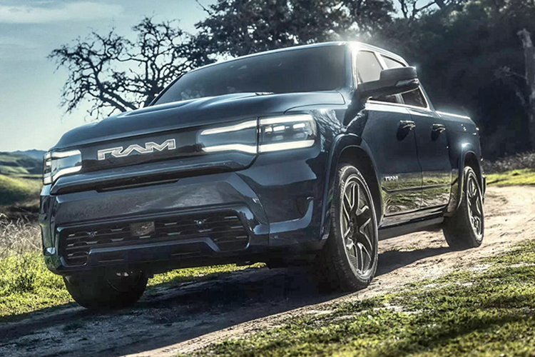 Nó cũng mạnh mẽ hơn một chút, cung cấp công suất 663 mã lực , vượt qua một chút so với công suất 654 mã lực của 1500 REV. Việc sản xuất Ram 1500 sẽ "chủ yếu" diễn ra tại Nhà máy lắp ráp Sterling Heights ở Michigan, bao gồm cả phiên bản điện khí hóa và phiên bản ICE truyền thống.