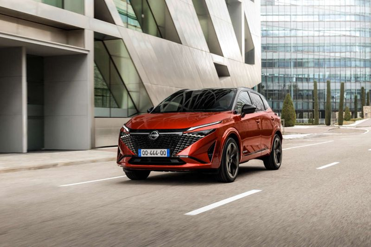 Sau khoảng 3 năm kể từ khi Qashqai thế hệ thứ 3 ra mắt, hãng xe Nhật Bản mới đây đã công bố Nissan Qashqai 2024 nâng cấp giữa vòng đời của mẫu SUV này. Tính từ tháng 2/2021, Nissan đã bán được hơn 350.000 chiếc Qashqai riêng tại thị trường châu Âu và bản nâng cấp giữa vòng đời hứa hẹn sẽ thu hút nhiều khách hàng hơn nữa.