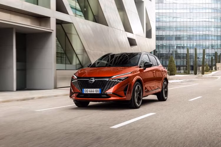 Sau khoảng 3 năm kể từ khi Qashqai thế hệ thứ 3 ra mắt, hãng xe Nhật Bản mới đây đã công bố Nissan Qashqai 2024 nâng cấp giữa vòng đời của mẫu SUV này. Tính từ tháng 2/2021, Nissan đã bán được hơn 350.000 chiếc Qashqai riêng tại thị trường châu Âu và bản nâng cấp giữa vòng đời hứa hẹn sẽ thu hút nhiều khách hàng hơn nữa.