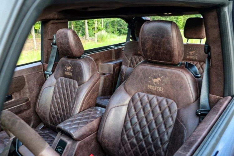 Đại diện của Ford kiện hãng độ Vintage Broncos tự ý sửa đổi và bán lại những chiếc Ford Bronco mới dưới dạng “xe cổ điển” sẽ khiến khách hàng hiểu lầm và ảnh hưởng đến giá trị thương hiệu của Ford.