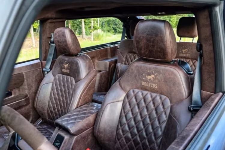 Đại diện của Ford kiện hãng độ Vintage Broncos tự ý sửa đổi và bán lại những chiếc Ford Bronco mới dưới dạng “xe cổ điển” sẽ khiến khách hàng hiểu lầm và ảnh hưởng đến giá trị thương hiệu của Ford.