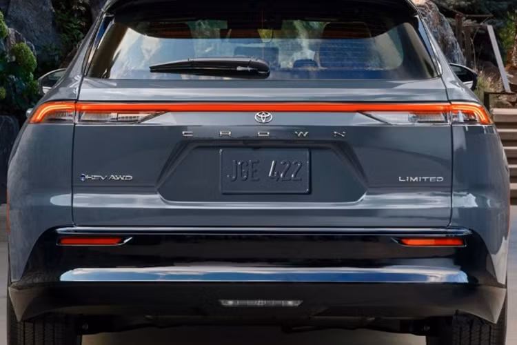 Khách hàng sẽ có 2 tùy chọn màu sơn ngoại thất miễn phí là Storm Cloud và Black. Nếu muốn sử dụng các màu sơn cao cấp hơn như: Finish Line Red, Oxygen White và Bronze Age, người dùng sẽ phải chi thêm khoảng 425 USD (khoảng 10,8 triệu đồng).