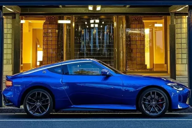 Mặc dù bản cập nhật của mẫu xe thể thao Nissan Z 2025 có thể không quá nhiều điểm mới, nhưng sự trở lại của Nissan Z 2025 bản Midnight Purple—một sắc thái phổ biến của GT-R—đã chiếm hết sự chú ý.