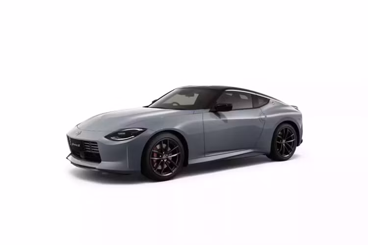 Đối với những ai theo đuổi sự hoài niệm, màu cam 432 của năm ngoái vẫn có sẵn. Người mua cũng có thể lựa chọn phiên bản tùy chỉnh, mang đến vẻ ngoài thể thao hơn nhờ lưới tản nhiệt chia đôi, cánh gió sau bằng carbon, bánh xe hợp kim 19 inch, decal theo phong cách xe đua và huy hiệu độc quyền