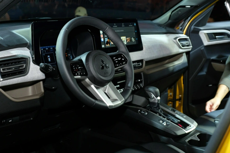 Mức giảm giá lô xe Xforce VIN 2023 tại các đại lý có chênh lệch tùy nơi nhưng đa phần đều dưới 100 triệu đồng. Một showroom tại Hưng Yên cho biết, Xforce Premium VIN 2023 được giảm 80 triệu xuống 600 triệu đồng, trong khi đó một cơ sở tại Bắc Ninh lại áp dụng mức giảm lên tới 90 triệu đồng.