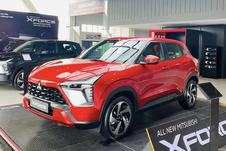 Việc các đại lý "xả" lô xe VIN 2023 có thể giúp Xforce gia tăng khoảng cách với "đồng hương" Nhật Bản trong 1-2 tháng tới đây. Dẫu vậy, Yaris Cross vẫn có cơ hội vượt qua Xforce, nếu được áp dụng các chương trình khuyến mại hấp dẫn.