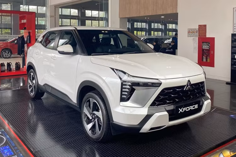 Nửa đầu năm 2024, Mitsubishi Xforce đang là sản phẩm bán chạy nhất phân khúc SUV đô thị cỡ B và B+, với lũy kế doanh số đạt 3.890 xe. Đuổi sát phía sau là Toyota Yaris Cross với tổng cộng 3.750 chiếc.