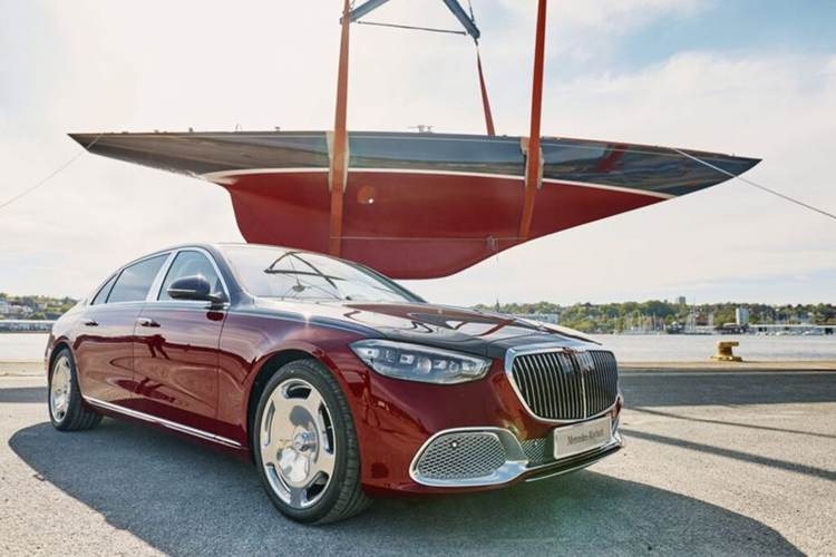 Giữa Maybach và Robbe &amp; Berking có mối liên hệ khá thân thiết bởi xưởng tàu này ngoài việc chế tạo những chiếc du thuyền phục vụ giới thượng lưu, còn là nơi sản xuất các chi tiết nội thất trên những mẫu xe siêu sang của Mercedes-Maybach.