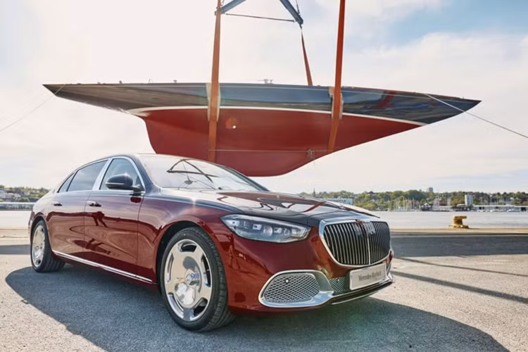 Giữa Maybach và Robbe &amp; Berking có mối liên hệ khá thân thiết bởi xưởng tàu này ngoài việc chế tạo những chiếc du thuyền phục vụ giới thượng lưu, còn là nơi sản xuất các chi tiết nội thất trên những mẫu xe siêu sang của Mercedes-Maybach.