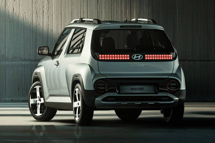 Hyundai cho biết hãng đã sẵn sàng mở bán Inster tại Hàn Quốc và đang lên kế hoạch mở rộng phân phối tại nhiều thị trường khác. Hiện tại, mức giá xe Hyundai Inster 2025 vẫn chưa được công bố.