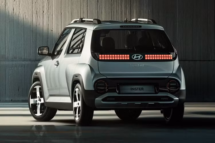 Hyundai cho biết hãng đã sẵn sàng mở bán Inster tại Hàn Quốc và đang lên kế hoạch mở rộng phân phối tại nhiều thị trường khác. Hiện tại, mức giá xe Hyundai Inster 2025 vẫn chưa được công bố.