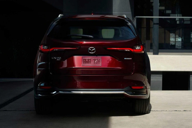 Xe được trang bị động cơ 6 xi-lanh tăng áp, dung tích 3.3L, sản sinh công suất 284 mã lực và mô-men xoắn 450 Nm. Đi kèm với đó là hộp số tự động 8 cấp và hệ dẫn động bốn bánh toàn thời gian.