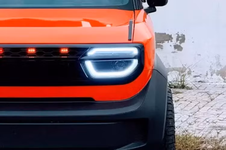 Và sau cùng, chủ xe VinFast VF3 nào cũng không hài lòng với dung tích chứa đồ khá khiêm tốn của khoang hành lý, vì thế, việc trang bị thêm baga mui có hộp đựng đồ cỡ lớn trên nóc xe, 2 hộp đồ phụ bên hông vừa mang đến sự lạ mắt, cũng như tăng thêm không gian để đồ.