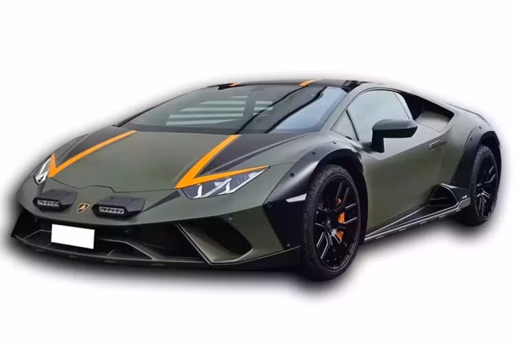 Porsche Carrera GT đã từng xuất hiện ở Việt Nam từ 12 năm trước, theo diện tạm nhập tái xuất, và nay sẽ quay trở lại với điểm khác biệt sẽ lăn bánh ở Sài thành, ngoại thất xe màu đen, và sẽ do đại gia Thái Lan cầm lái. Rất thú vị.