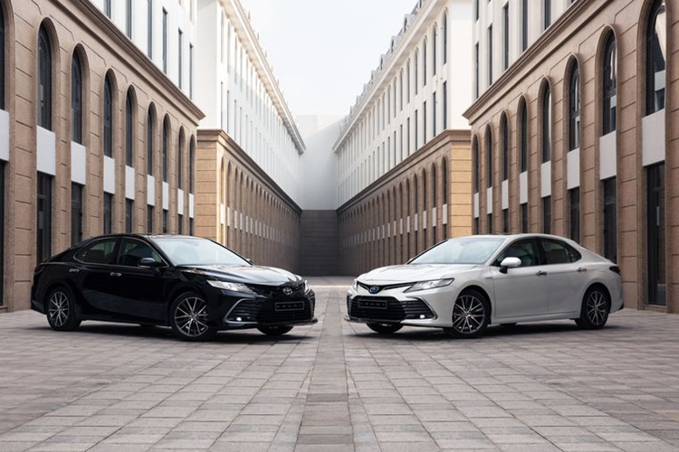 Ngoài ra, một số đại lý còn có chính sách tặng phụ kiện chính hãng cho khách đặt xe Toyota Camry và thanh toán trước ngày 31/1/2024.