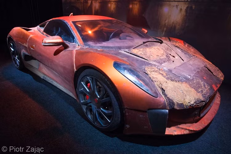 Jaguar C-X75 vẫn xuất hiện trong phần phim "Spectre" năm 2015, được cầm lái bởi nhân vật phản diện Mr. Hinx. Có khoảng 7 chiếc đã được sản xuất riêng cho bộ phim này.