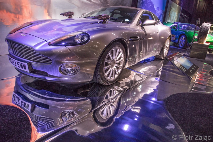 Aston Martin Vanquish là mẫu xe grand tourer tiếp nối chiếc Vantage đời 1993. Tuy nhiên, mẫu xe này chỉ được sản xuất với 2 thế hệ, kéo dài từ năm 2001 đến năm 2018.