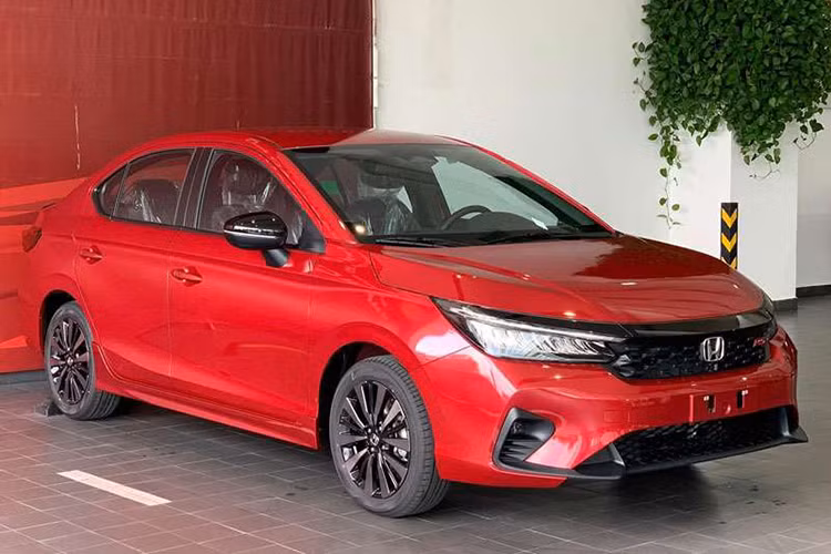 Toyota Vios giam gia niem yet, Honda City cung uu dai 89 trieu