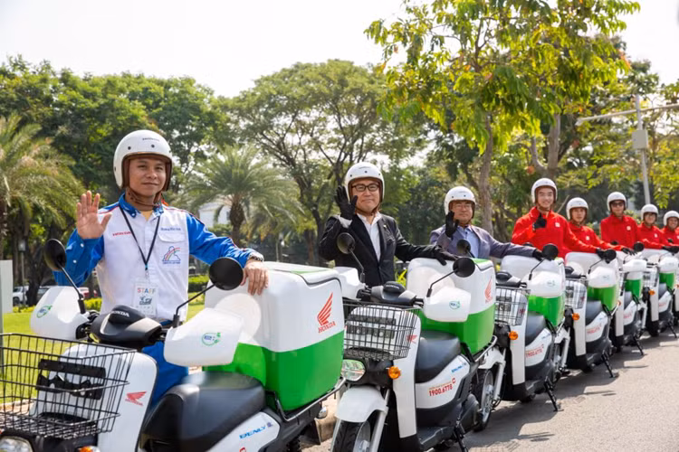 Xuất phát từ yêu cầu đặc biệt của ngành dịch vụ giao hàng, vốn có tần suất sử dụng phương tiện cao, việc HVN lựa chọn ngành giao vận này để triển khai thí điểm dự án sẽ là tiền đề để nhân rộng việc chuyển giao phương tiện xanh đến cộng đồng.