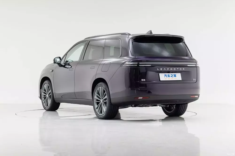 Có thể thấy, họ tiếp tục tuân thủ quan niệm thương hiệu “hãy nhìn Leapmotor khi chọn xe và có giá trị tham khảo”, đồng thời một lần nữa tối đa hóa hiệu quả chi phí của Leapmotor C16.