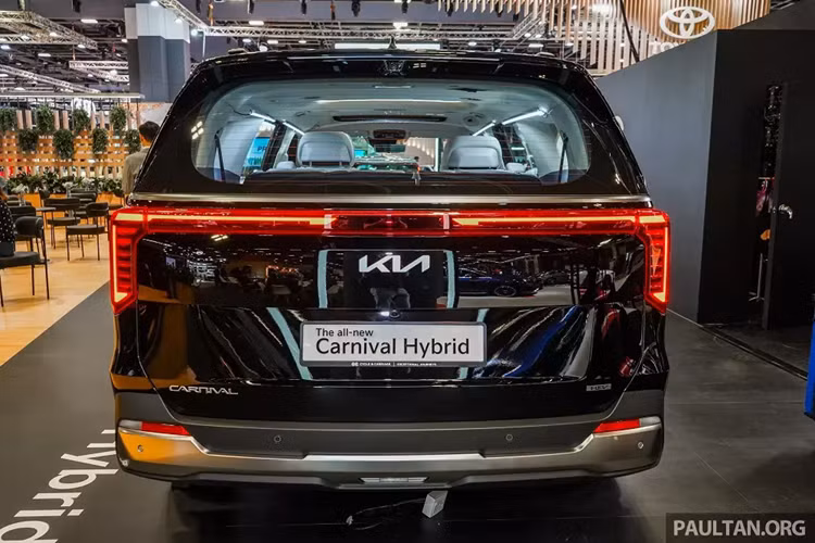 Theo kế hoạch, mức giá xe Kia Carnival 2024 sẽ chính thức được công bố và bán ở thị trường Singapore vào cuối năm nay. Ngoài Singapore, xe có thể sẽ ra mắt những thị trường Đông Nam Á khác như Việt Nam.