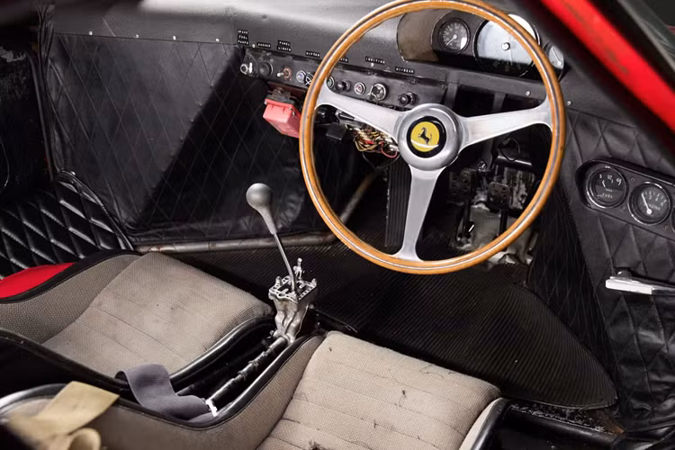 Chiếc xe được phân phối cho Luigi Chinetti Motors và được Đội đua xe Bắc Mỹ (NART) của Chinetti vận động để giành chiến thắng tại Le Mans năm 1965. Đây là chiến thắng chung cuộc duy nhất của Ferrari tại Le Mans do một đội đua tư nhân đạt được.