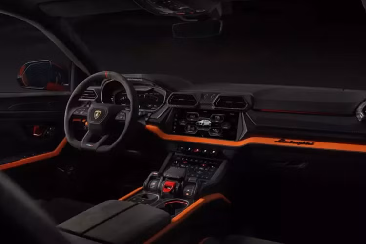 Vì thế, sẽ rất thú vị nếu như chủ nhân của McLaren Elva vẫn quyết định điền tên mình vào danh sách khách Việt đầu tiên đặt mua chiếc xe Lamborghini Urus SE.