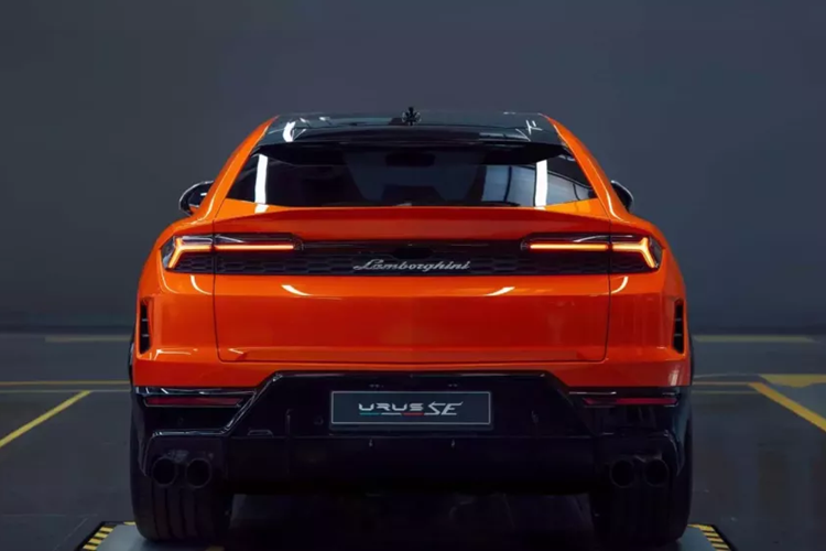 Điều này hứa hẹn sẽ càng làm tăng sức hút cho siêu xe nhà Lamborghini, đặc biệt ở những thị trường ưu đãi thuế cho xe có khả năng vận hành không phát thải khí độc hại.