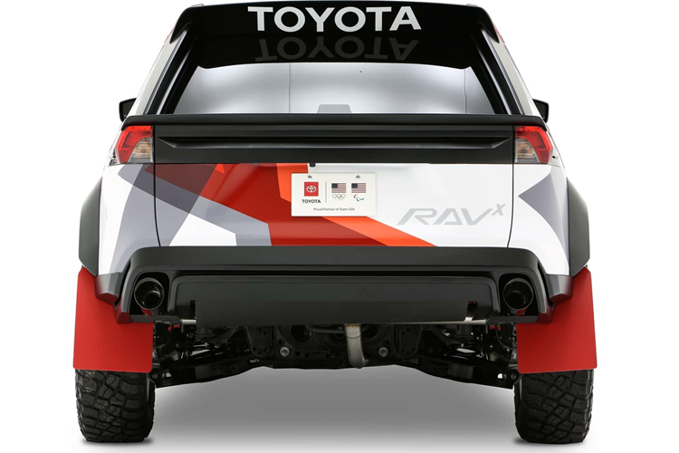 Tuy nhiên, RAV-X chỉ là một mẫu xe Concept. Chiếc xe là sản phẩm trí tuệ của bộ phận Phát triển Phụ tùng và Phụ kiện Toyota, nơi xử lý mọi bước từ giai đoạn bản phác thảo thiết kế ban đầu cho đến khâu lắp ráp cuối cùng. Hiện tại, xe đang được trưng bày tại Triển lãm SEMA năm nay.