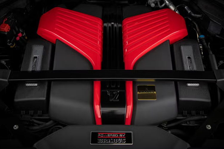 Brabus 700 Blue Sky không phải là tác phẩm Rolls-Royce đầu tiên do Brabus thực hiện, trước đó hãng độ đã từng cá nhân hoá mẫu xe Ghost nhưng không có nhiều ấn tượng như cái cách mà Mansory thực hiện đều khiến người xem phải trầm trồ, kinh ngạc.