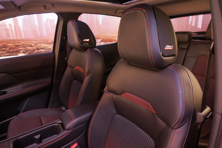 Đặc biệt, phiên bản này còn được trang bị hệ thống hỗ trợ lái xe rảnh tay ProPilot. Ngoài ra, khách hàng cũng có thể lựa chọn gói tùy chọn nâng cấp Premium trên các phiên bản SR và SV.