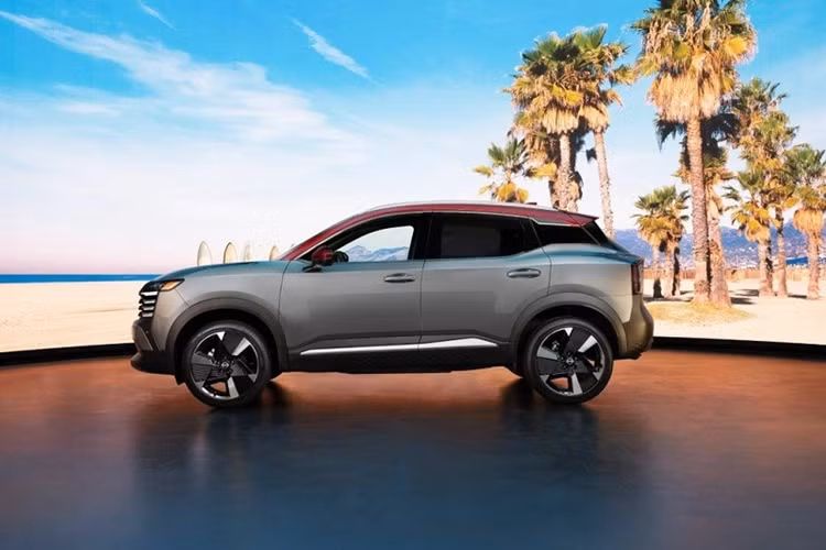 Trên phiên bản tiêu chuẩn, xe được trang bị đèn pha LED, màn hình cảm ứng 7.0 inch bên trong cabin và hệ thống công nghệ an toàn Safety Shield 360 với các tính năng như phanh khẩn cấp tự động, đèn pha tự động và kiểm soát hành trình thích ứng.