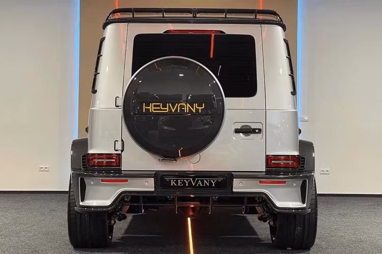 Mức giá xe Mercedes-AMG G63 độ Keyvany cũng không được công bố. Nhưngxét đến việc Mercedes-AMG G63 tiêu chuẩn đã có giá khởi điểm 179.000 USD (4,356 tỷ đồng) tại Mỹ.