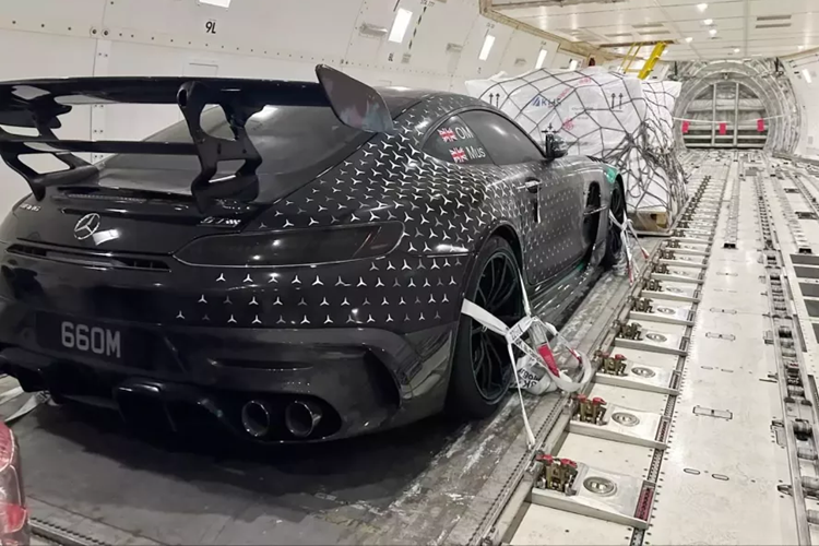 Ngoài chiếc xe Mercedes-Benz E63 S độ Brabus 800 đã về Việt Nam, đội xe hiệu năng cao của hãng xe Đức là Mercedes-AMG còn có nhiều biến thể khác sẽ góp mặt tại Gumball 3000, từ C63 S đến các phiên bản cá tính của dòng xe GT.