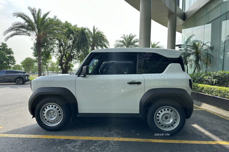 Hiện hãng xe VinFast đã chính thức khởi động chương trình đặt cọc sớm cho mẫu xe V 3 với giá ưu đãi đặc biệt. Chương trình này chỉ kéo dài trong ba ngày, từ 06h00 ngày 13/05 đến hết ngày 15/05/2024.