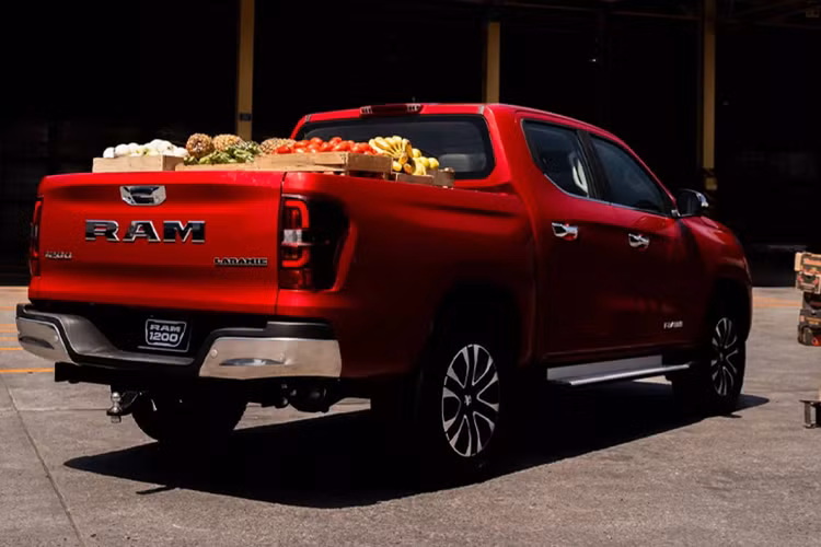 Ram 1200 sẽ phải đối mặt với sự cạnh tranh gay gắt tại thị trường Mexico, đối đầu với những đối thủ đã có tên tuổi như Ford Ranger Toyota Hilux, Chevrolet S10, Nissan Frontier…