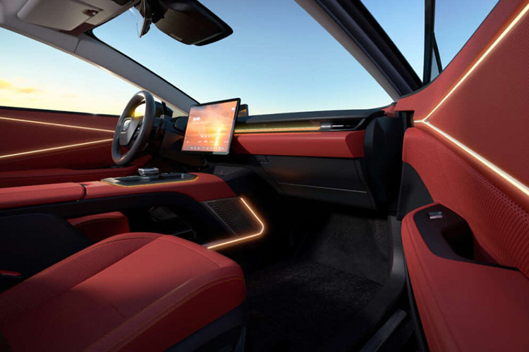 Mẫu xe CUV điện Toyota bZ3C này có trọng lượng khá lớn, lên tới 1.920 kg. Ngoại hình của Toyota bZ3C khá giống với Prius với điểm nhấn là đầu xe theo phong cách "cá mập đầu búa" cùng hệ thống đèn pha và đèn hậu hình chữ "C" đặc trưng.