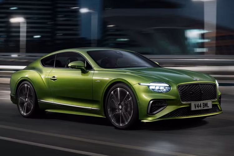 Hãng xe sang Anh quốc vừa qua đã trình làng mẫu Bentley Continental GT và GTC Speed 2025 đã được nâng cấp, trang bị hệ truyền động hybrid V8 mới tạo ra công suất 779 mã lực và mô-men xoắn 1001 Nm.