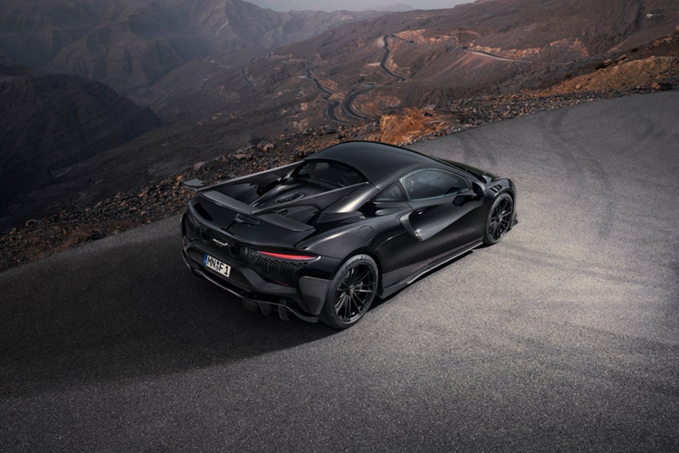 Thương hiệu cũng sẽ tiến hành nâng cấp, bọc lại khoang nội thất theo yêu cầu của khách hàng với những loại da tốt nhất và Alcantara cùng bất kỳ màu sắc nào mà khách hàng mong muốn để tạo ra những thiết kế nội thất đặc biệt cho siêu xe McLaren Artura.