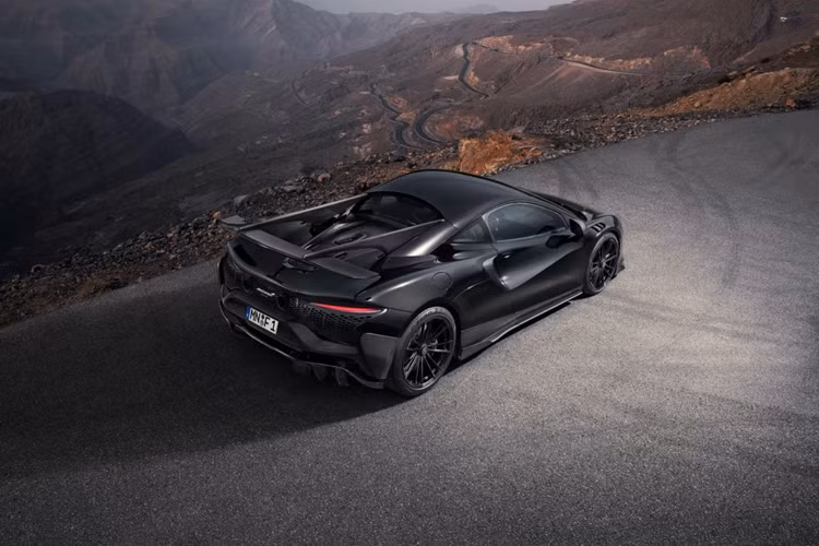 Thương hiệu cũng sẽ tiến hành nâng cấp, bọc lại khoang nội thất theo yêu cầu của khách hàng với những loại da tốt nhất và Alcantara cùng bất kỳ màu sắc nào mà khách hàng mong muốn để tạo ra những thiết kế nội thất đặc biệt cho siêu xe McLaren Artura.